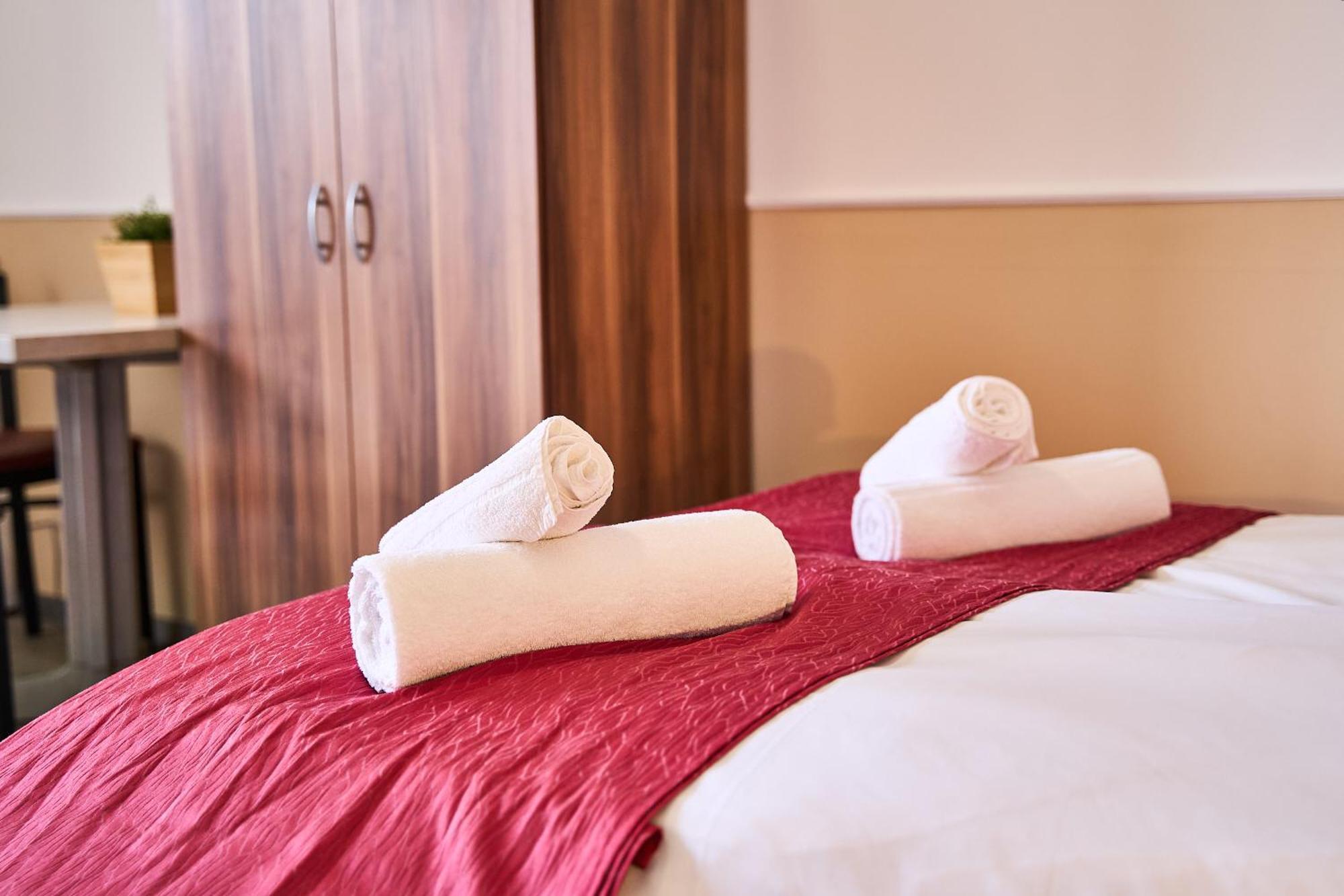 Hotel Maximo Pinneberg Zewnętrze zdjęcie